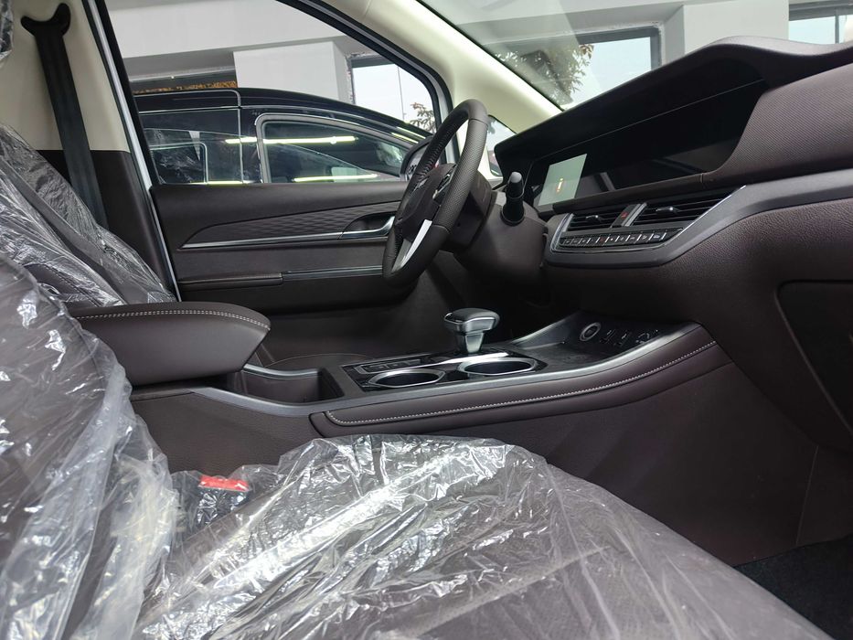 BAW 9 seats 2024 yil minivan