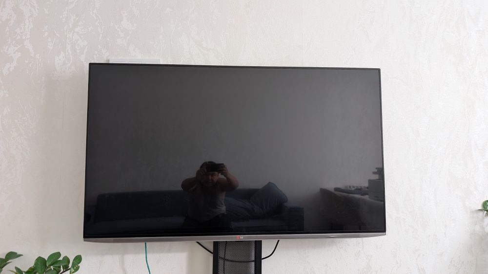 Продам телевизор LG 55 с тумбой