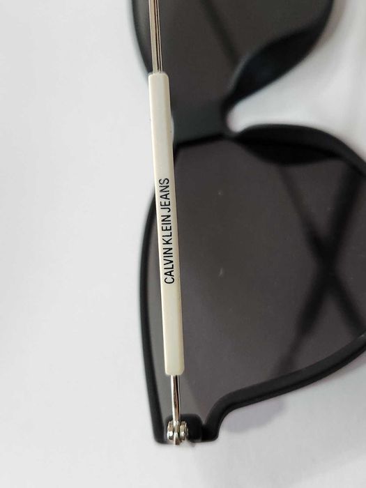 Слънчеви очила Calvin Klein Jeans CKJ18702S 001