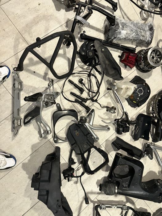 Triumph Explorer 1200 (2012) на части