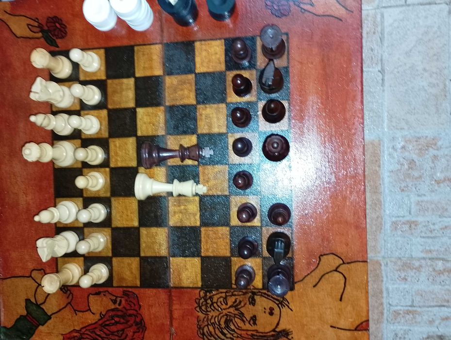 Шах-табла48/48 с дървени фигури,,Стаунтон" и  пулове