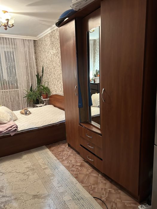 Шифоньер в подарок кровать