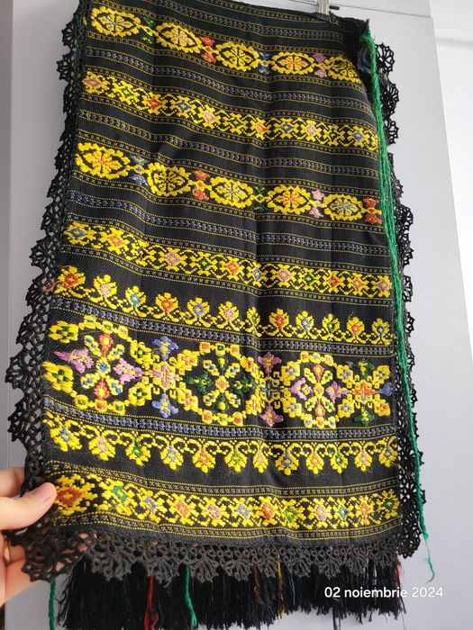 Catrinta/Soarte/Fusta matase vechi 100 ani