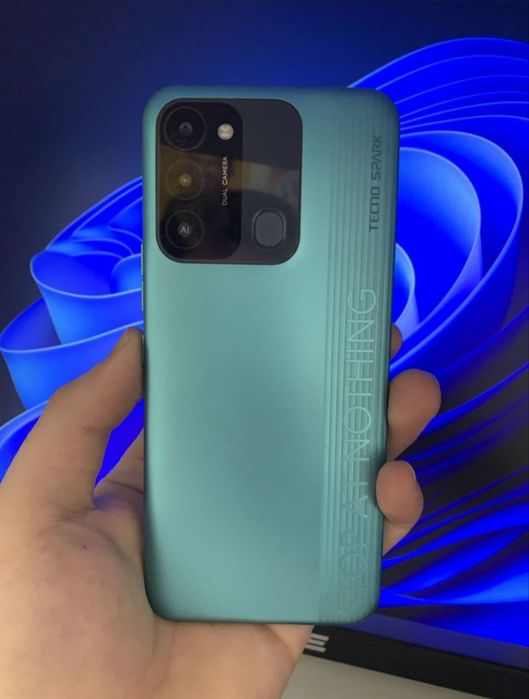 Tecno spark 8 plus sotiladi narxi 600 ming aybi yoʻq javob