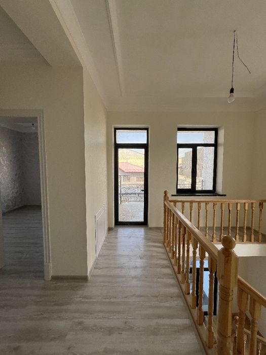 Oltin tepada yengi qurilgan uy sotiladi