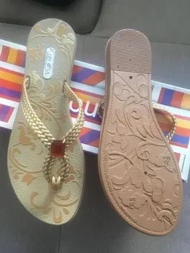 Златисти чехли grendha  и сандали Visini