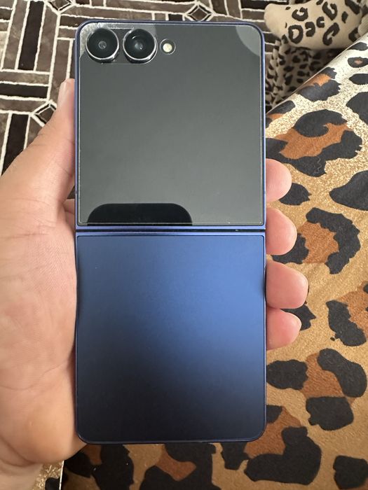 Vand samsung galaxy Z Flip7