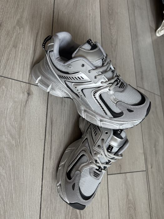 Кроссовки новые 38 размер