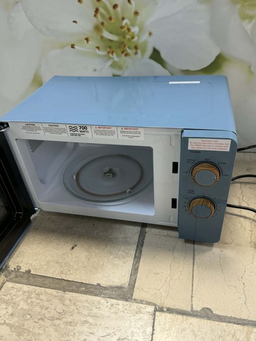 Микровълнова фурна Russell  Hobbs