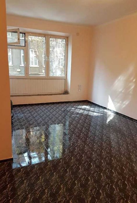 Продава се Тристаен апартамент в София, Център - 100 кв.м за 1700 €/кв.м - Снимка #2