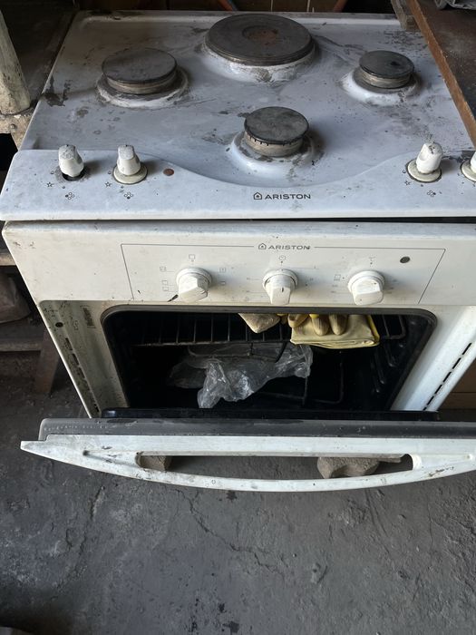 Продам газ плиту