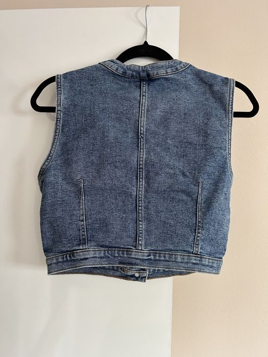 Дънкен елек H&M.