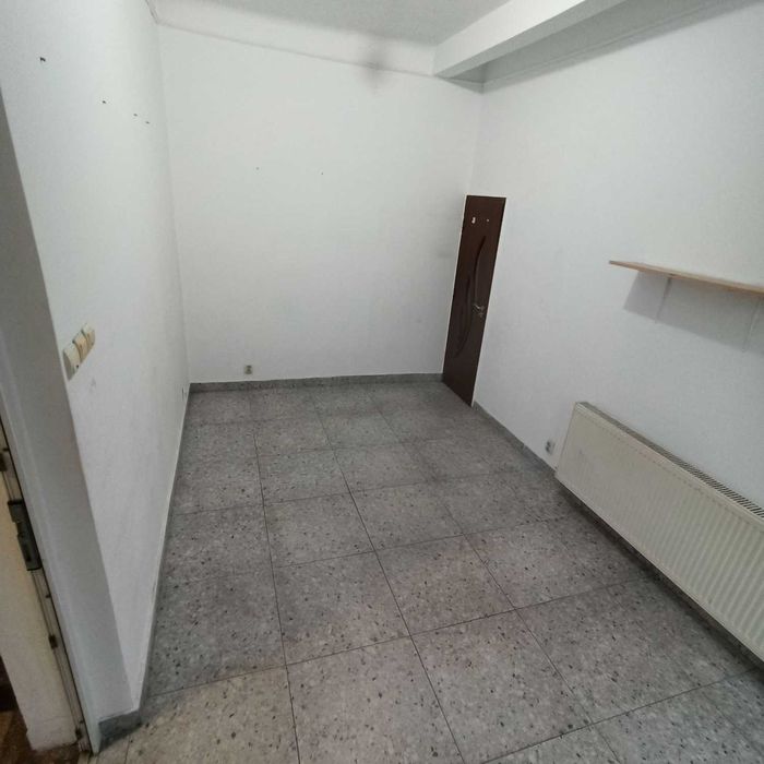 Spatiu 14 mp de inchiriat vis a vis de Univ Titu Maiorescu timpuri noi