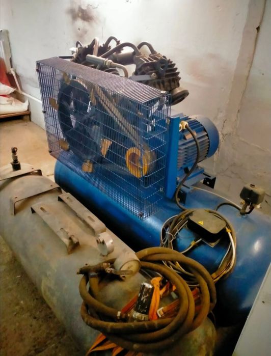 Продам новый промышленный компрессор