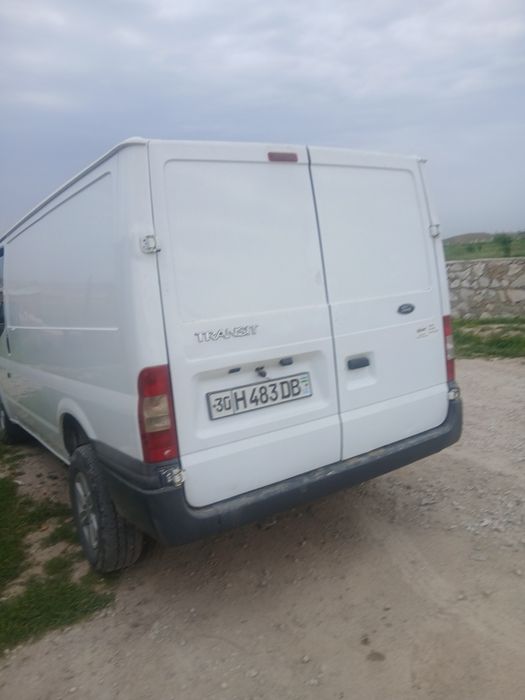 Moshina sotiladi ford tranzit