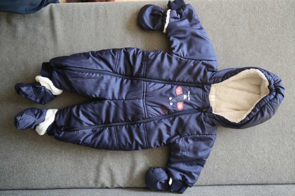 Космонавт бебешки тъмносин със самолет размер 74- 6-9 месеца