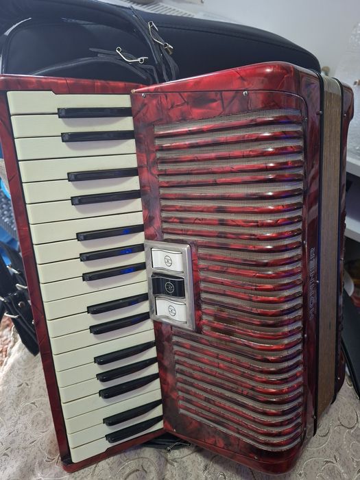 Acordeon HOHNER de vanzare