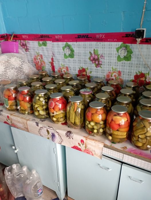 Помидоры,огурцы,салаты, фантомас