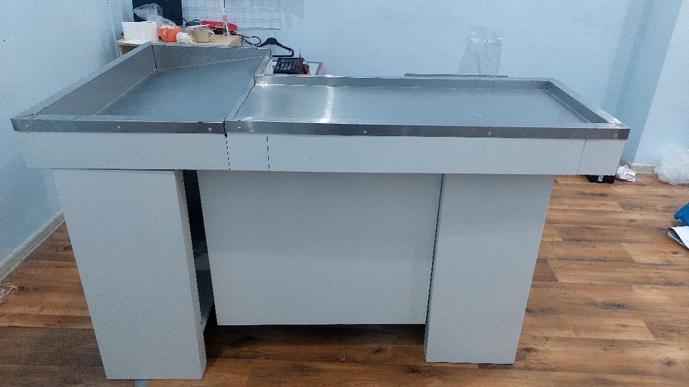 Кассовый стол с широким накопителем