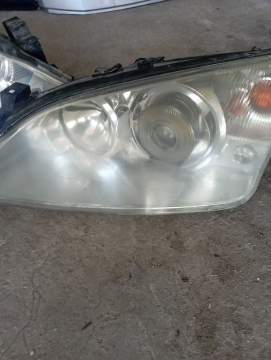 Фарове за Форд Мондео мк3