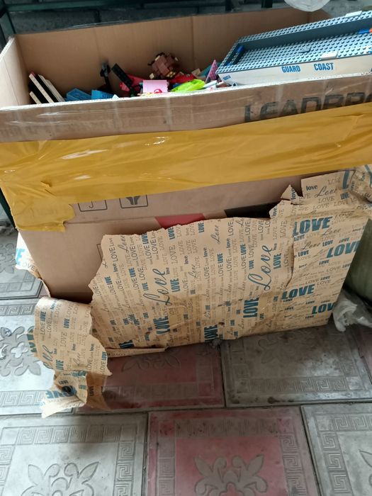 Продам большую коробку лега