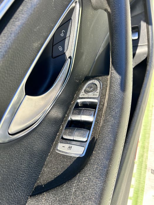 Broască ușă , încuietoare ușă stânga față Mercedes W213