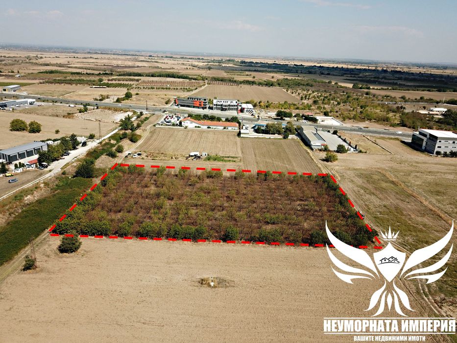 Продавам земя 9600кв.м. на влизане в Асеновград зад Газпром