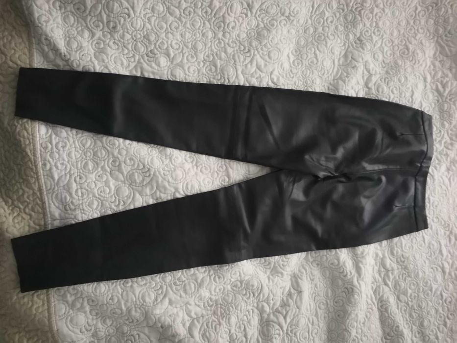 Pantaloni verzi Zara marimea XS