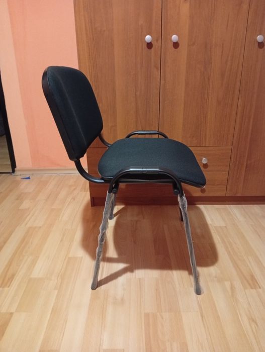 Чисто Нов посетителски стол.