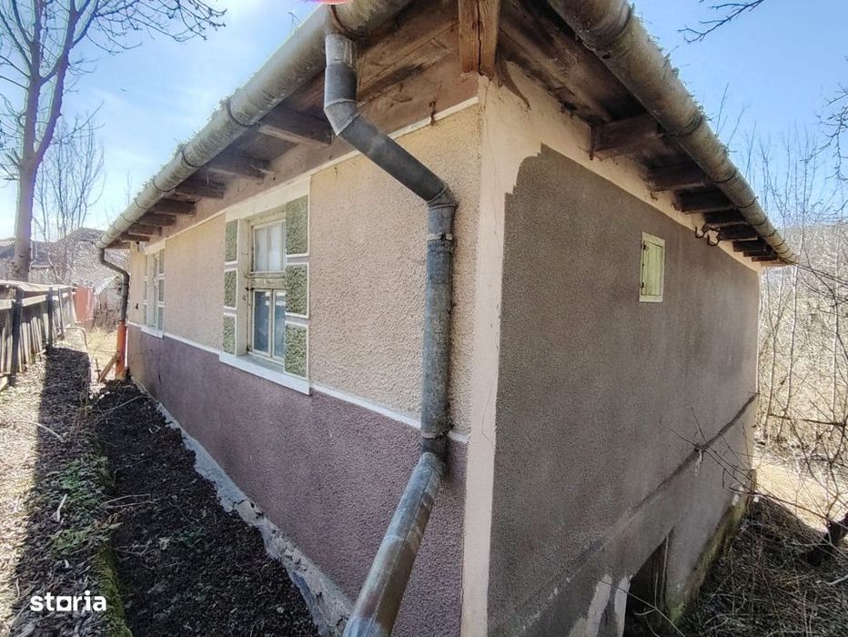 Refugiu autentic aproape de Cluj – 2.946 mp teren, parau, natura si