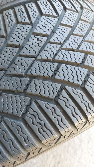 Зимни гуми 225/45/18 Continental Viking Contact 2 броя