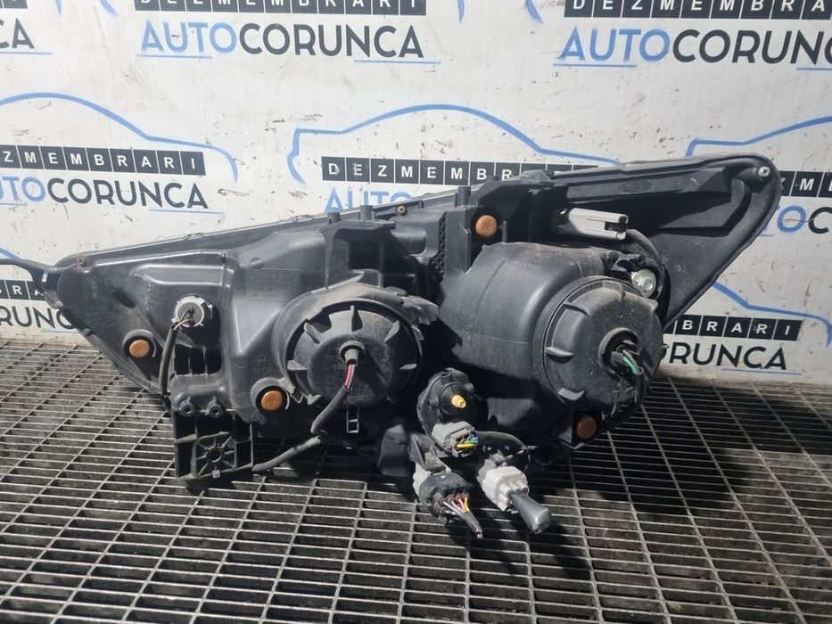 Far Dreapta Mitsubishi ASX 2010 - 2012 SUV 4 Usi (1336) Cu lupă