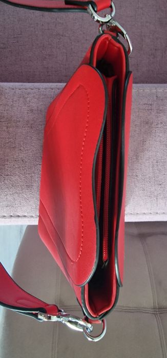 Geanta de umăr rosie