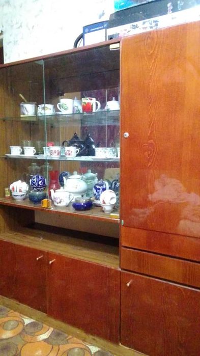 Продам сервант в хорошем состоянии