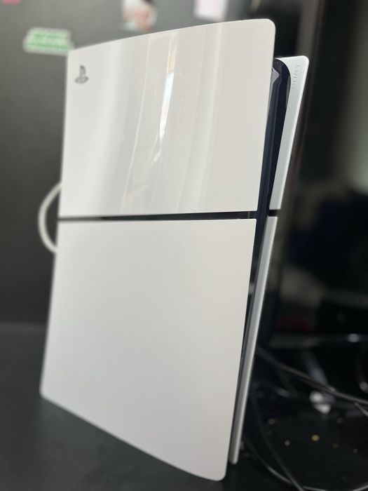 Sony PS5 Slim + 6 игр + 2 джостика
