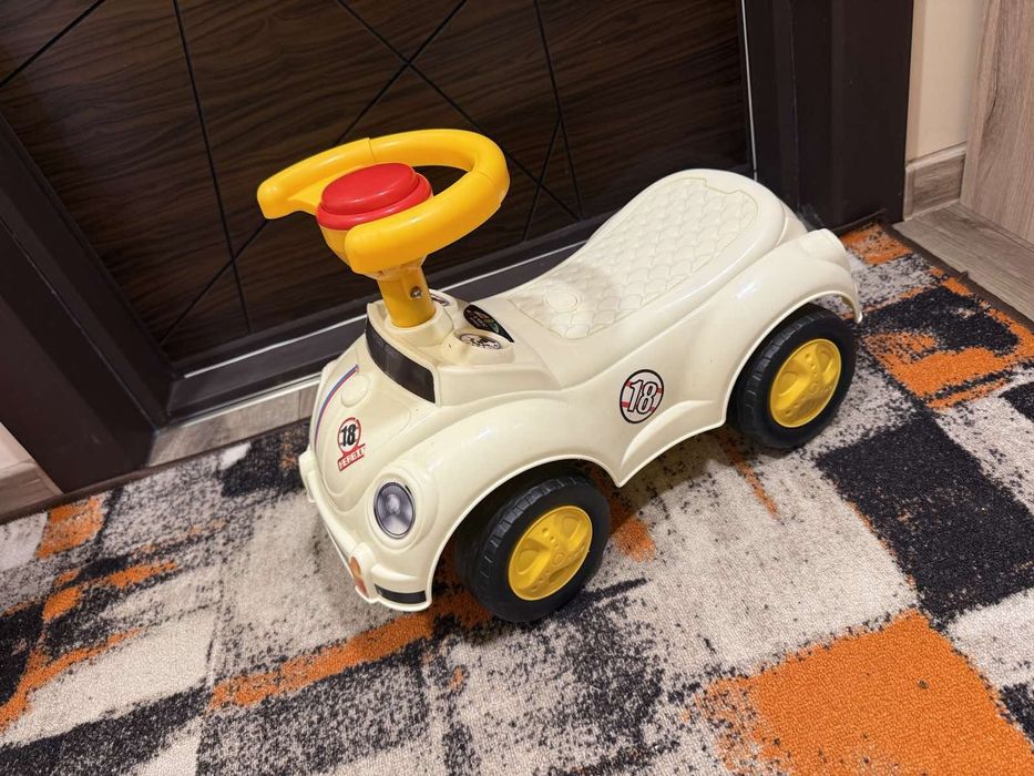 Детска Кола за бутане с крачета