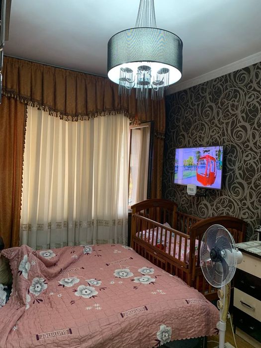 Uy sotiladi uchtepa\taqachida 2xona 3qilingan