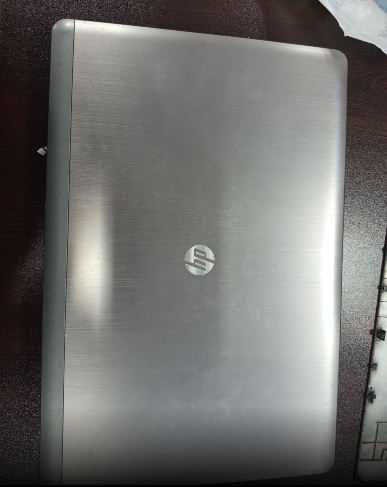 Два лаптопа за части