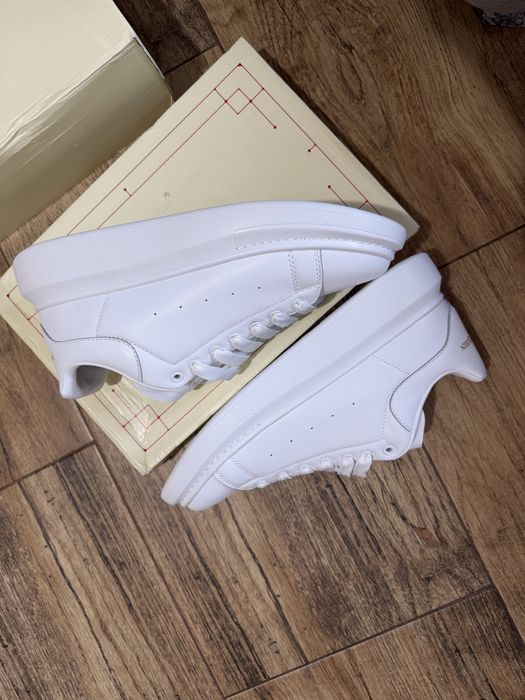 Papuci Alexander McQueen de vanzare