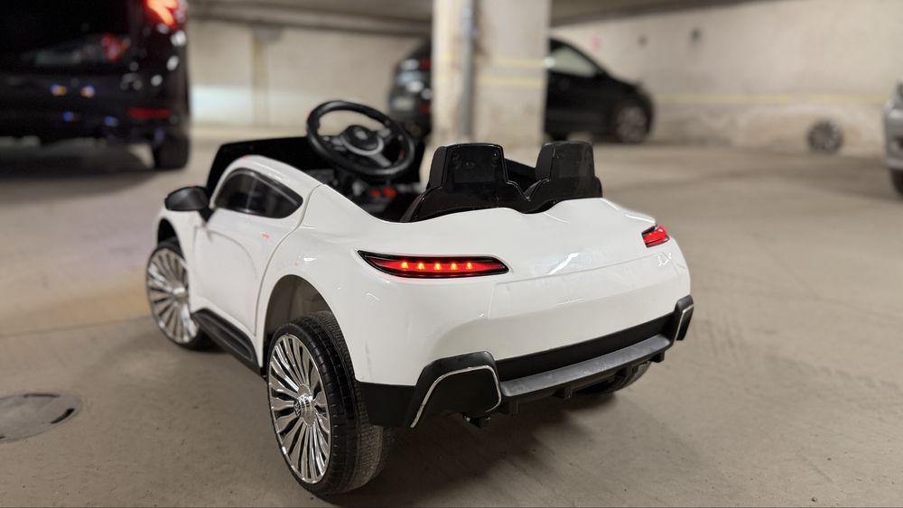Детска електрическа кола с дистанционно, 12V, много запазена
