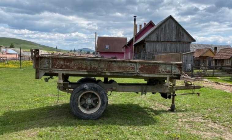 Remorca basculabila pe 3 parti, 10 tone, 3.70 m x 2 m