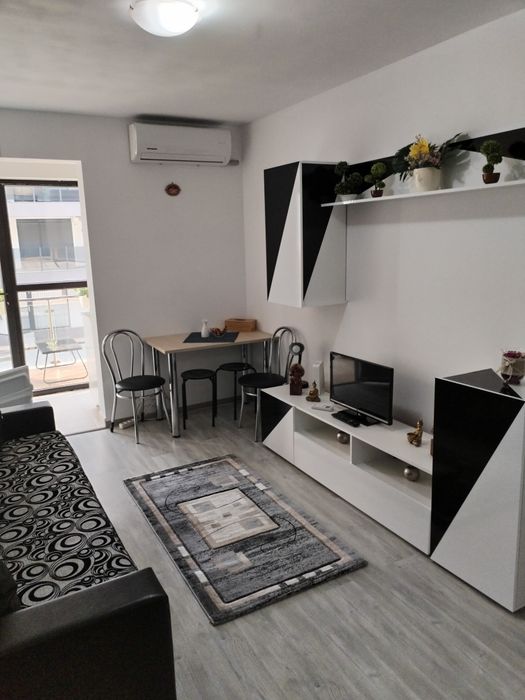 Închiriez apartament/garsoniera