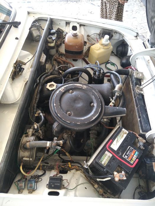 VAZ 2106 sotiladi.