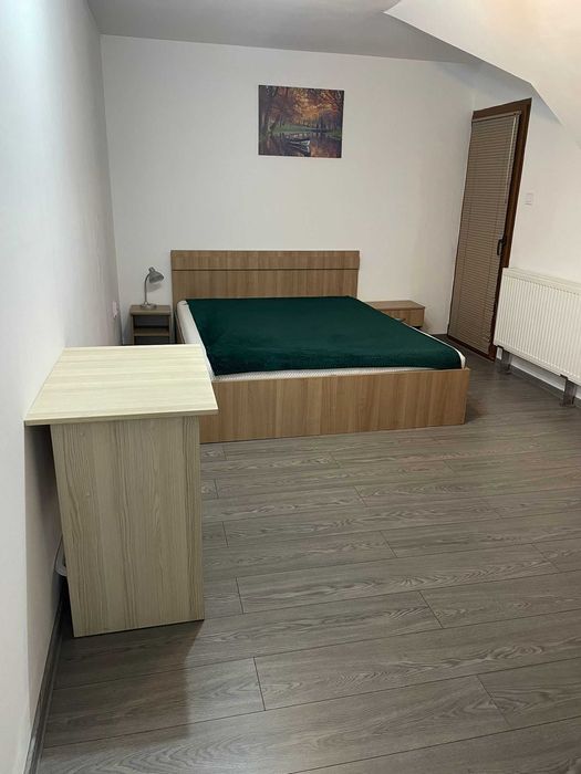 Inchiriez apartament 3 camere , zona Cedonia