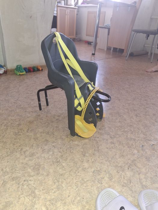 Продаю детское велокресло