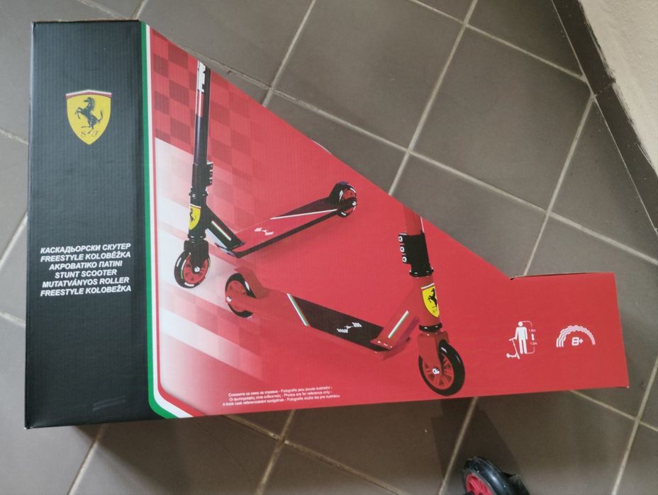 Тротинетка Ferrari