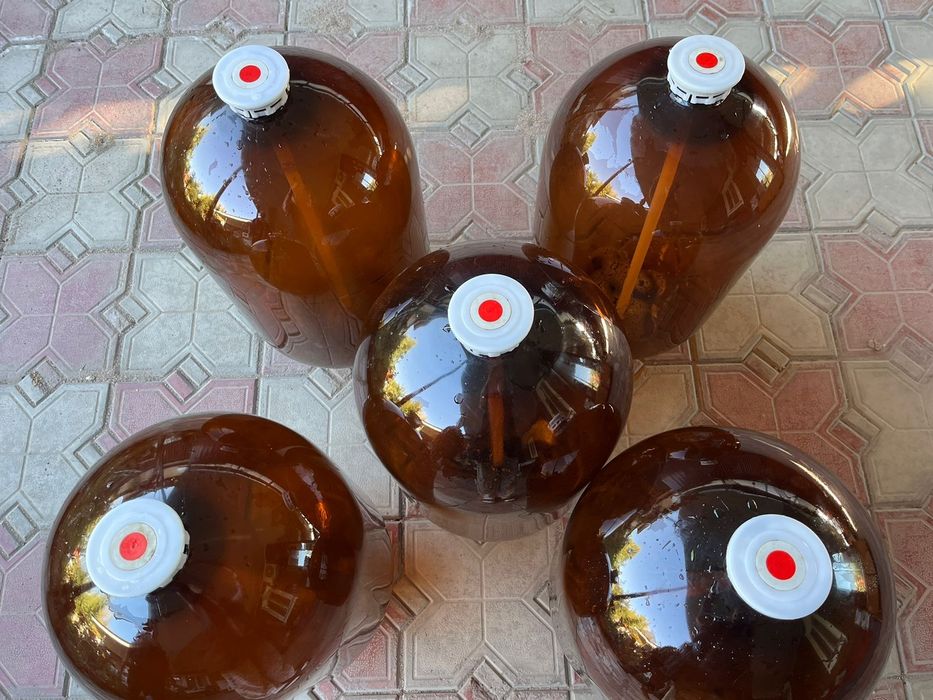 Продам бутыли пластиковые