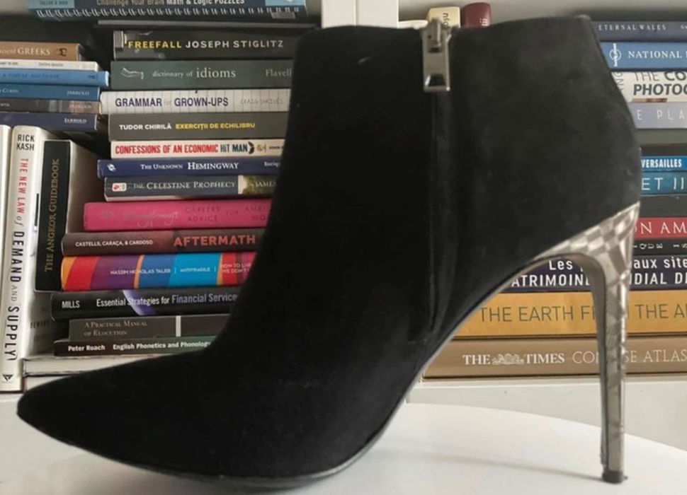Botine rafinate Burberry