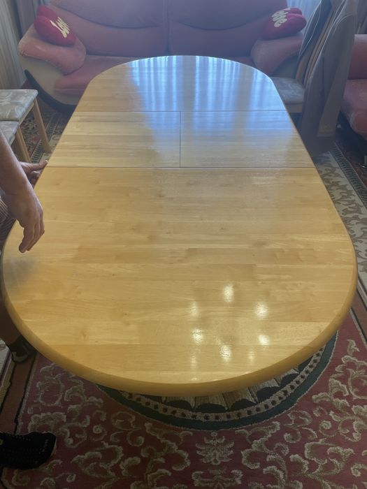 Стол со стульями