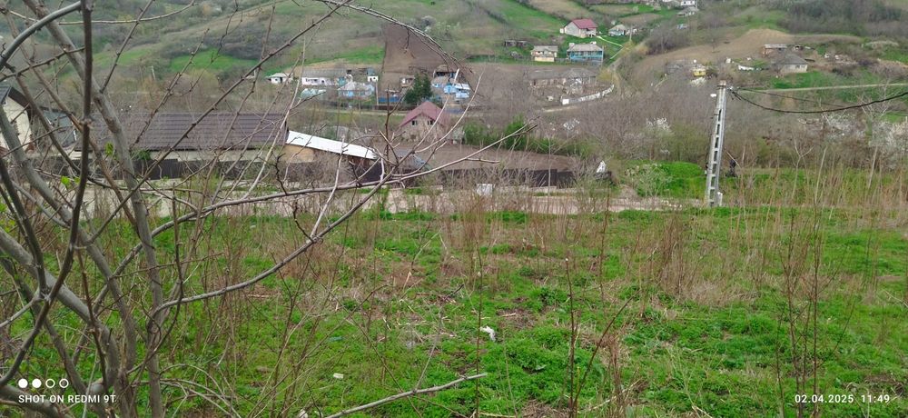 Vand teren in Perieni